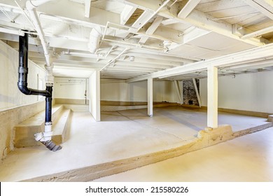 Spacious Empty Basement In American House