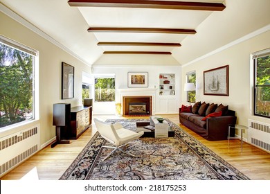 Vaulted Ceiling Images Stock Photos Vectors Shutterstock