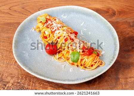 Spaghetti All Pomodoro - spaghetti with tomato sauce