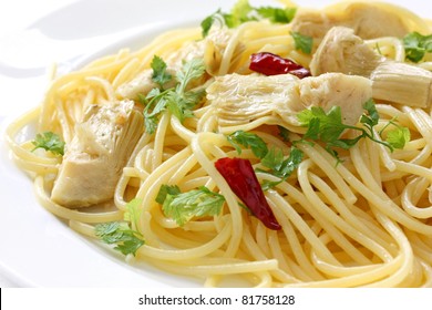 spaghetti with artichoke hearts , italian pasta dish