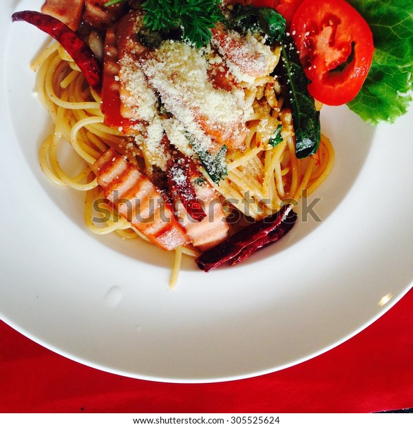 Spaghetti Bacon Sausage Garlic Chilli Stock Photo Edit Now 305525624