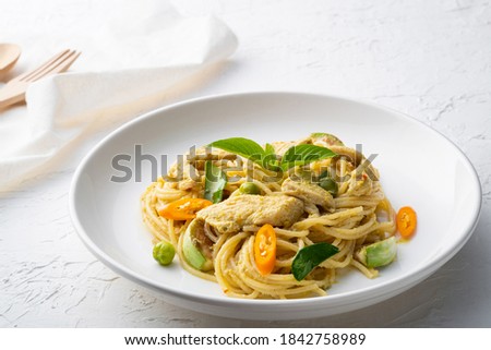 Spaghetti chicken with Green Curry Sauce , Thai Food ,Spaghetti Khiao Waan Gai