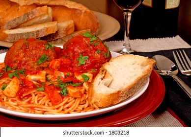 Spaghetti and meatballs with italian bread - Powered by Shutterstock