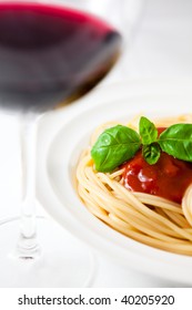 Spaghetti and red wine