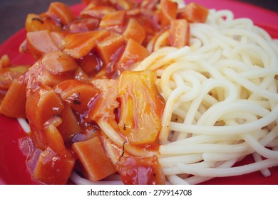 Spaghetti with sauce