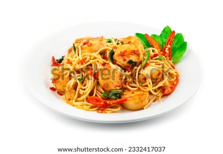 Spaghetti Scalloped Stir Fried with Spicy Basil Thai and Italian Pasta fusion Style sideview