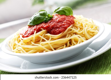 Spaghetti With Tomato Sauce