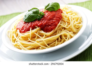 Spaghetti With Tomato Sauce