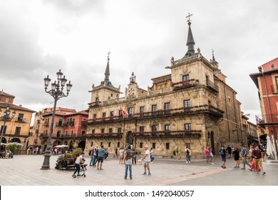 LEÓN, SPAIN - Aug 8, 2019: The Casa Consistorial (Seat Of Local Government), Old City Hall In The Plaza Mayor (large Square)