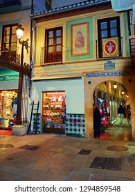 Spain, Granada, December 2018
Alcaicería market known as the Grand Bazaar of Granada represents the original Moorish market of silk, spices and other valuable goods.