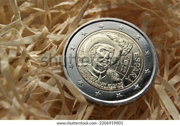 Spanish circulating commemorative coin 2\
Euro Circumnavigation. European bimetallic\
coin.