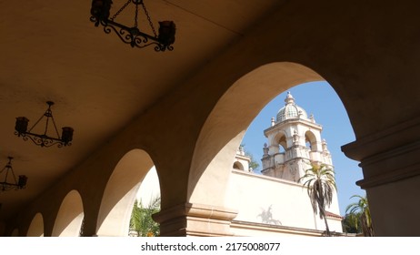 Spanish Colonial Revival Architecture, Balboa Park, San Diego, California USA. Historic Building, Classic Baroque Or Rococo Romance Style. Arches And Columns Of Casa, Archway, Vault, Arcade Or Passage