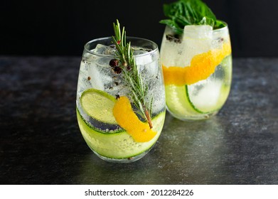 Spanish Gin Tonics  Made With Gin And Various Aromatics: Gin Cocktails Made With Tonic Water, Fresh Herbs, And Aromatic Spices