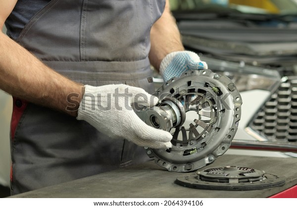 Spare parts for cars. Car clutch kit.\
The car mechanic monitors the technical condition of the drive\
disc, the driven disc and the exhaust\
bearing.