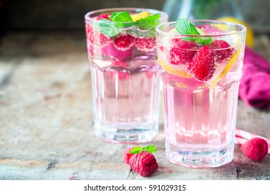 Sparkling Water Raspberry Lemonade With Mint