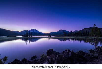 Sparks Lake in Central Oregon near Bend is a popular recreational destination for sports enthusiasts 