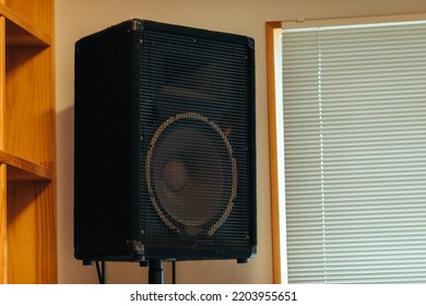 Speaker (sound Equipment, Loud Volume)