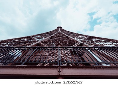 special angle of structure of Eiffel Tower
