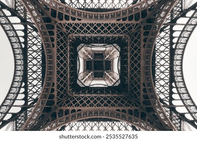 special angle of structure of Eiffel Tower
