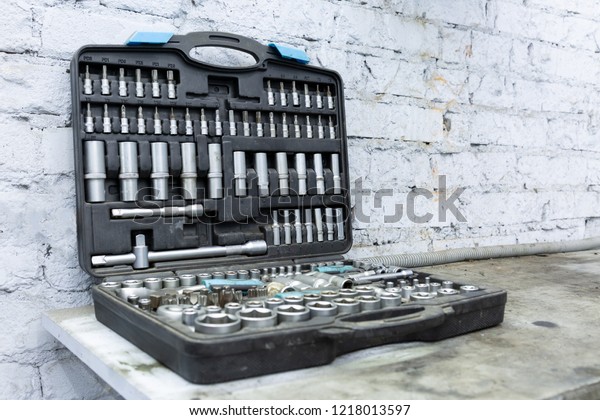 Special tools auto mechanic. In the box. standing\
on the table. Car service\
tools