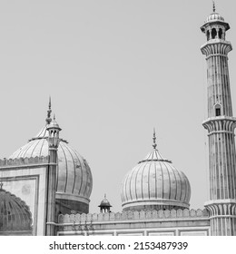 The spectacular architecture of the Great Friday Mosque (Jama Masjid) in Delhi during Ramzan season, the most important Mosque in India, Jama Masjid Mosque, Old town of Delhi 6, India Black and White