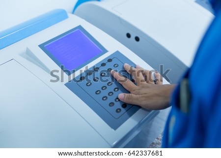 Spectrophotometer for lab experiments.