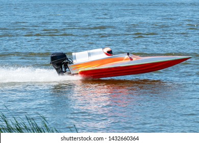 Speed Boat Go Fast Along The Lake In Powerboat Competition