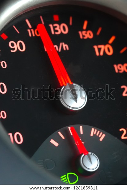 speed indicator in\
car