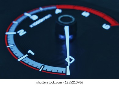 speed indicator performance close up