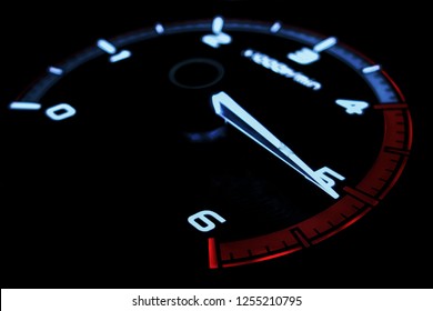 speed indicator performance close up