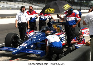 Speedway, IN, USA – May 26, 2006: Race Driver Al Unser Jr. Waits To Practice For The Indy 500 On Carb Day At Indianapolis Motor Speedway.