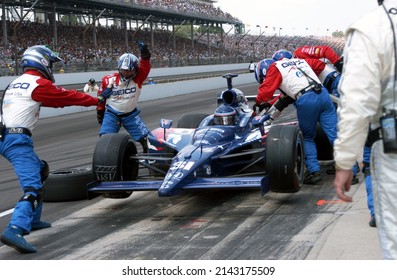 Speedway, IN, USA – May 28, 2006: Race Driver Al Unser Jr. Makes A Pit Stop During The 2006 Indy 500 At Indianapolis Motor Speedway.