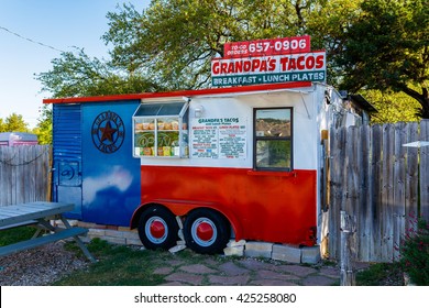 Spicewood, Texas USA - April 5, 2016: Grandpa's Tacos Is A Popular Breakfast Taco Stand In Suburban Austin.