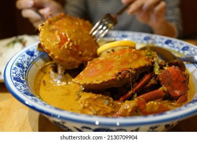 Spicy And Delicious Sri Lanka Curry Crab In A Traditional Clay Bowl. Soft Focus Image.