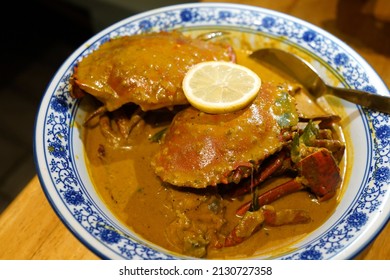 Spicy And Delicious Sri Lanka Curry Crab In A Traditional Clay Bowl. Soft Focus Image.