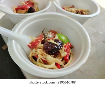 Spicy Papaya Salad, A Popular Food In Thailand, Made From Papaya, Carrots, Tomatoes, Chilli, Pickled Crabs Seasoned With Lemon Juice, Fish Sauce And Pickled Fish.