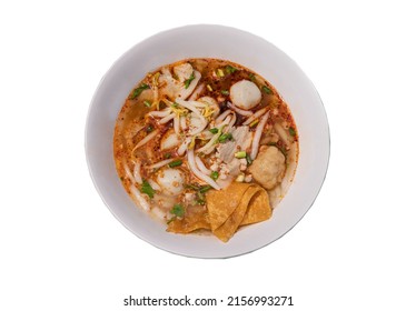 Spicy Silver Needle Noodle Soup Or Silver Pin Noodle Soup (Giam Ii Soup) With Fish Balls, Shrimp Meatballs, Pork, Steamed Ground Pork, Fried Wonton Isolated On White Background With Clipping Path. 