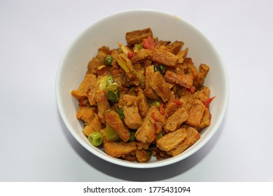 Spicy Soya Matar Tawa Fry, Made With Soybean Chunks And Green Peas, Indian Food