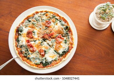 Spinach And Bacon Cheese Pizza