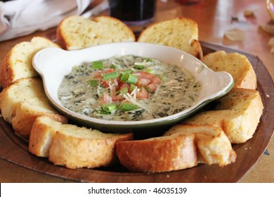 Spinach dip with bread