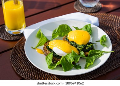 Spinach Eggs Benedict For Breakfast