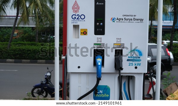 SPKLU is General
Electric Vehicle Charging Station (SPKLU) with ultra fast type.
Jakarta, 24 April 2022.