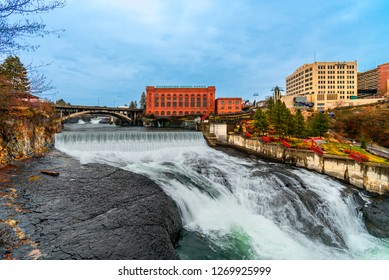 Spokane Falls And The City