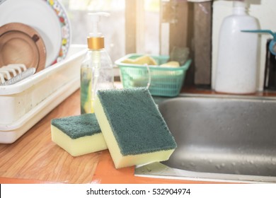 holiday kitchen sponges