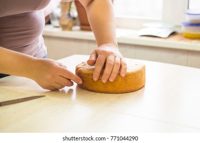 sponge-cake and threads cutting - Shutterstock ID 771044290