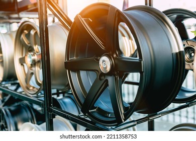 sport luxury alloy wheel car rims in garage store for sale
