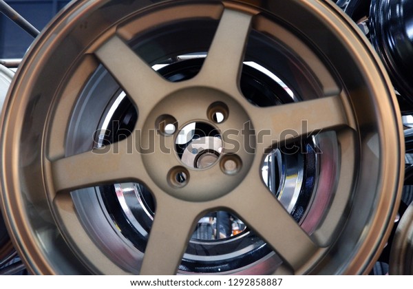 SPORTS CAR WHEEL ISOLATED\
CLOSE UP