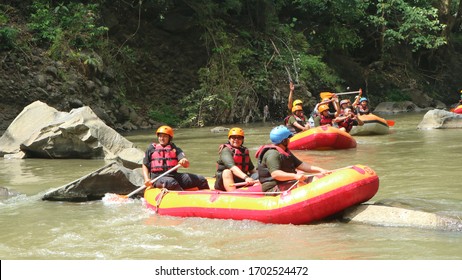 Raft の画像 写真素材 ベクター画像 Shutterstock