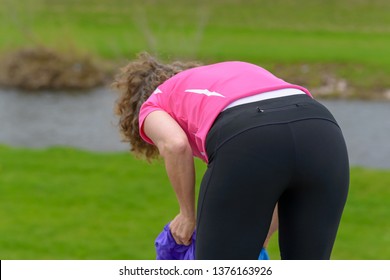 Women Bending Over In Yoga Pants