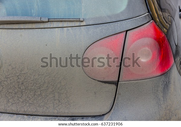 spotted tail light on\
cars